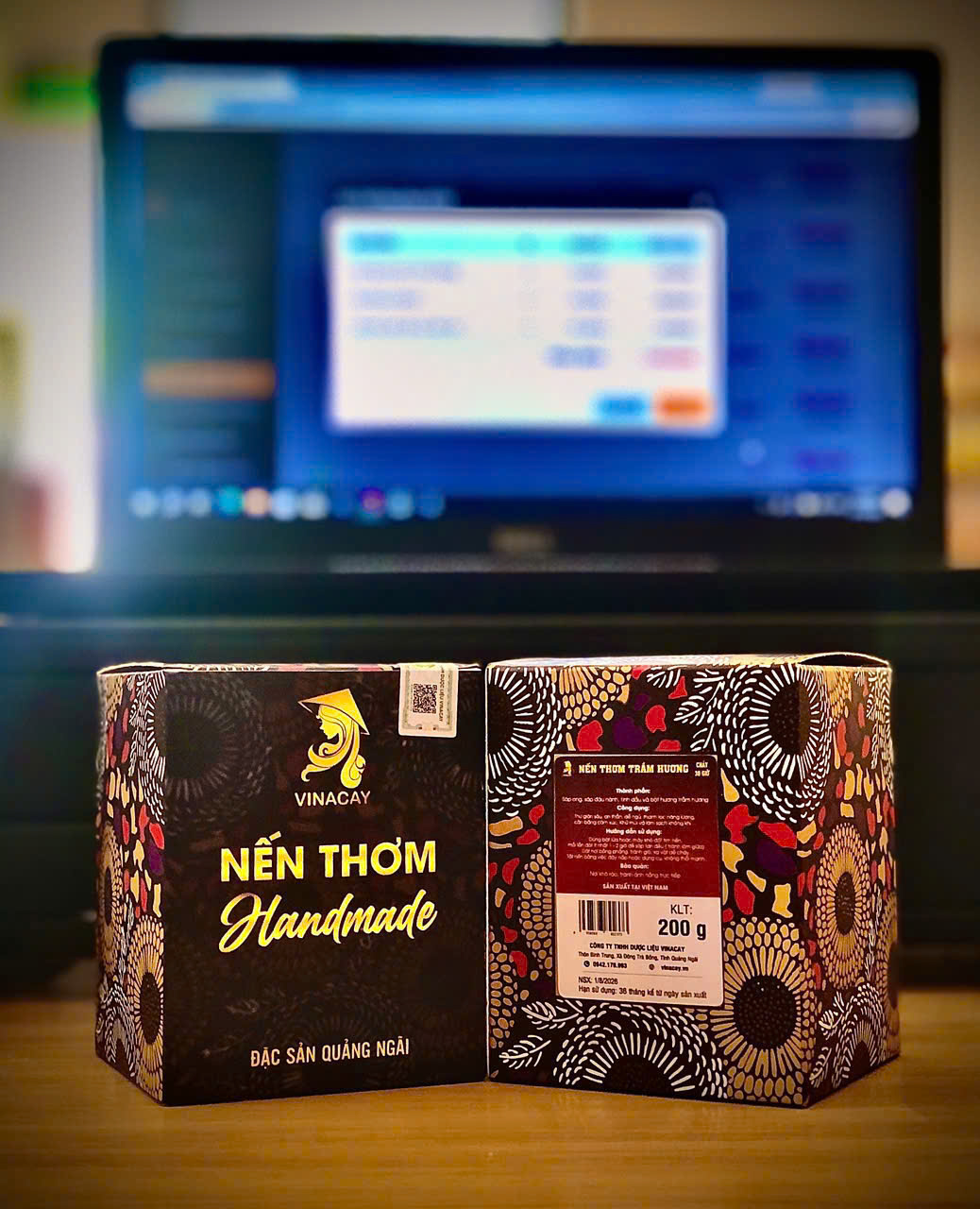 Nến thơm trầm hương 200G
